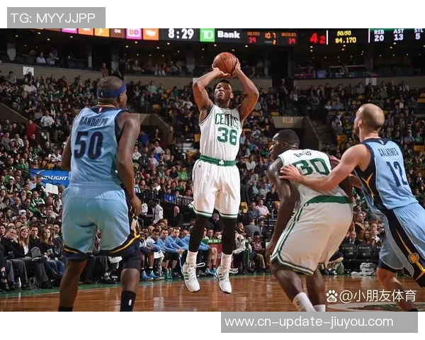 凯尔特人对阵山猫激战正酣球迷期待精彩对决与绝妙表现